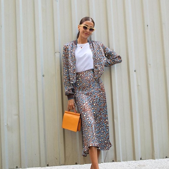 Set of Satin Bomber and Skirt - blue leopard print - Picture 5 of 8